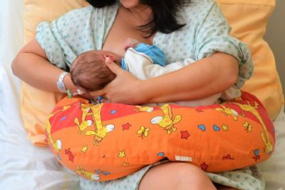 Světový týden kojení: V novojičínské nemocnici je cílem, aby co nejvíce narozených dětí odcházelo domů z porodnice plně kojených