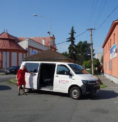 Snadná cesta za hospitalizovaným příbuzným do Vítkova. Nemocnice AGEL Nový Jičín obnovila bezplatné víkendové spojení mezi nemocnicemi