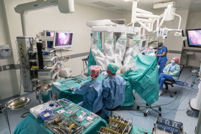 Evropští lékaři prošli školením ve specializovaném výukovém centru robotické chirurgie v Nemocnici Nový Jičín